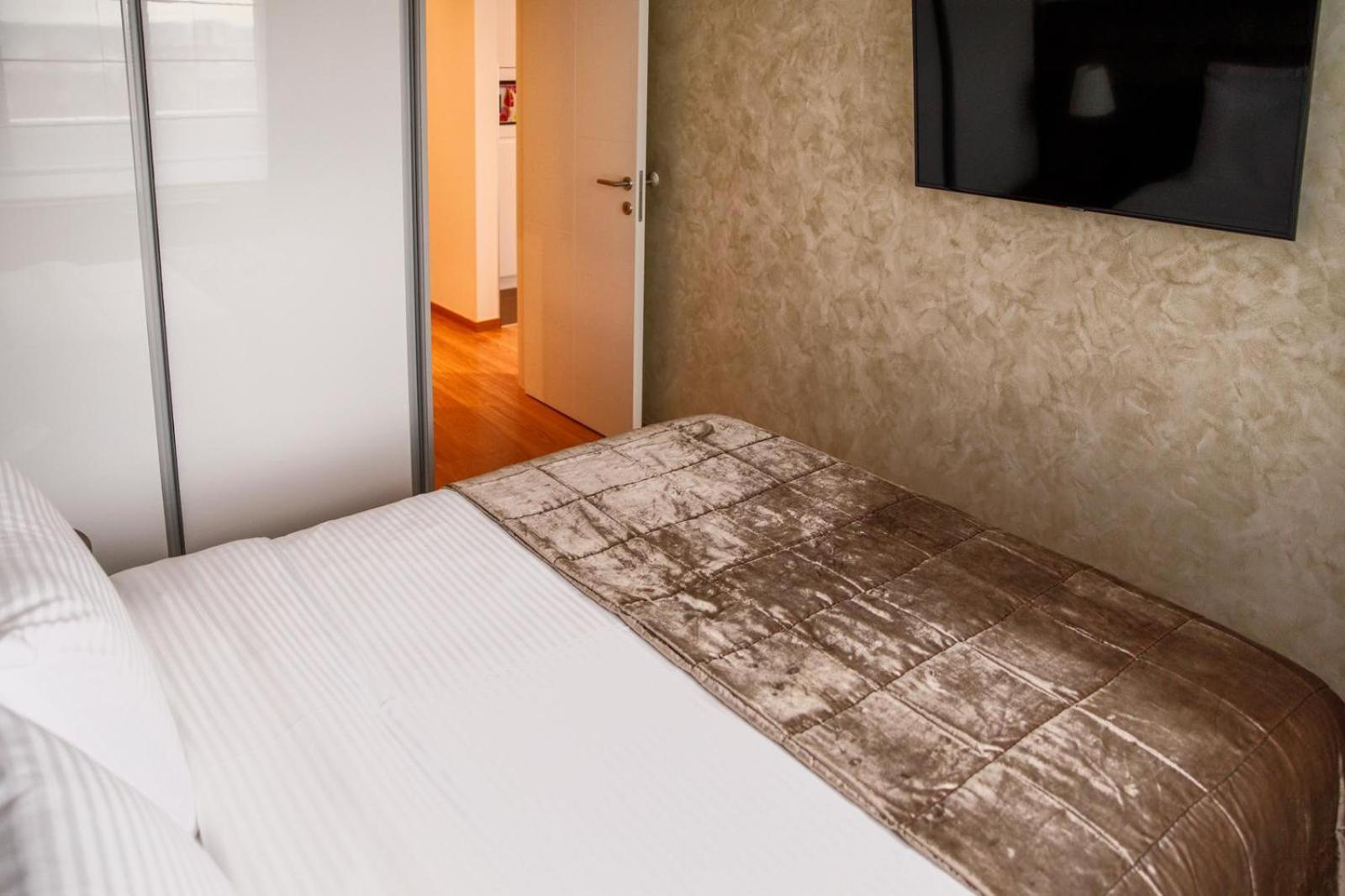 Dali Apartments Pupin Palace Novi Sad Exterior photo
